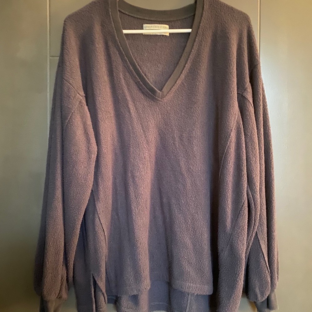 UO Small V-Neck Gray Sweater